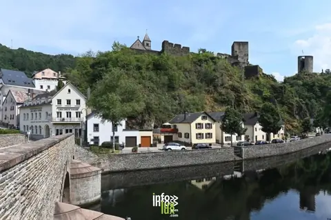 L’Éislek, l’Ardenne luxembourgeoise : Clervaux, Vianden, Wiltz, le lac de la Haute-Sûre — le guide des 101 lieux (2026)